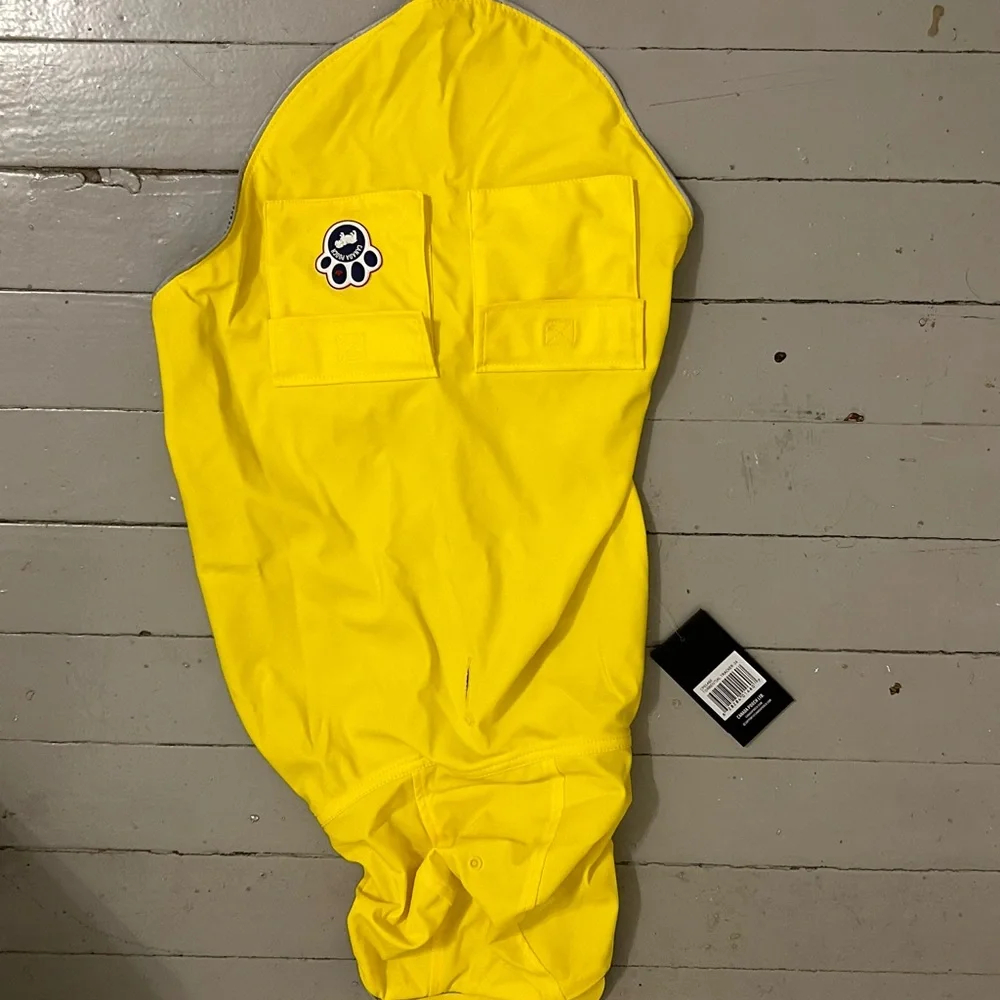 * NWT * Canada Pooch Torrential Tracker Dog Rain Jacket - Easy On